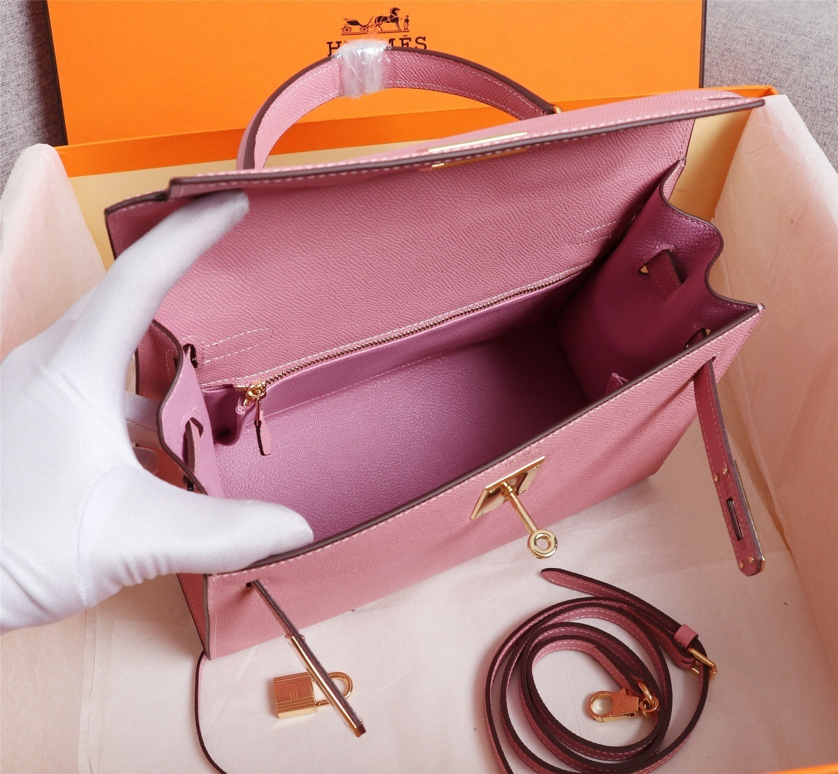 Bolsa Satchel Couro Rosa com Alça Frontal