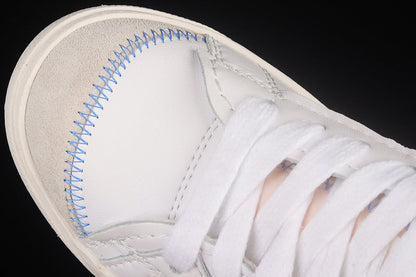 Tênis Cano Médio Couro Branco Detalhe Azul