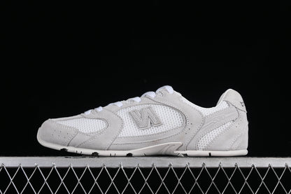 Tênis Runner Malha Branca Detalhe Lateral