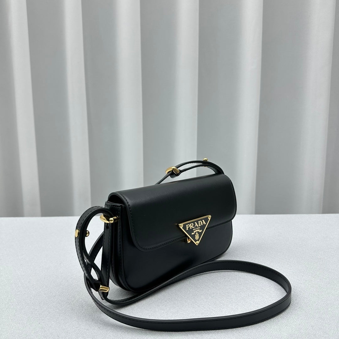 Bolsa Ombro Couro Estruturada Placa Triangular