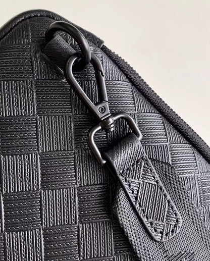 Mochila Nylon Preta com Detalhe Frontal Minimalista