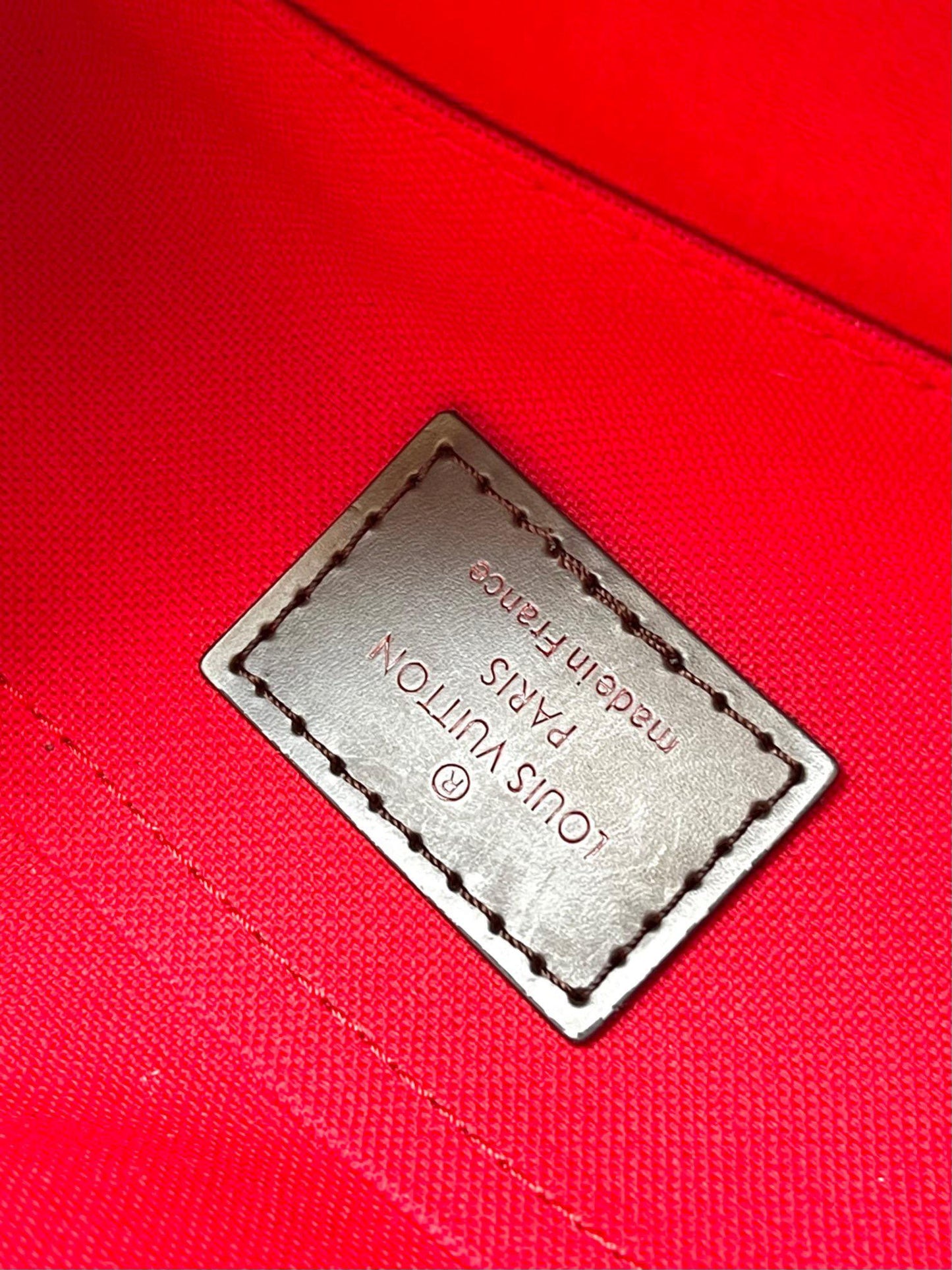 Bolsa Couro Padrão Monograma Geométrico
