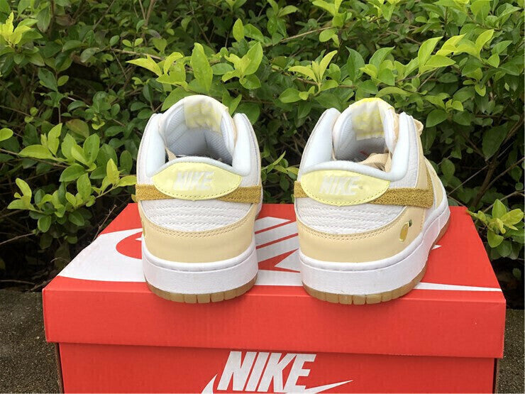 Tênis Cano Baixo Couro Branco Detalhe Amarelo
