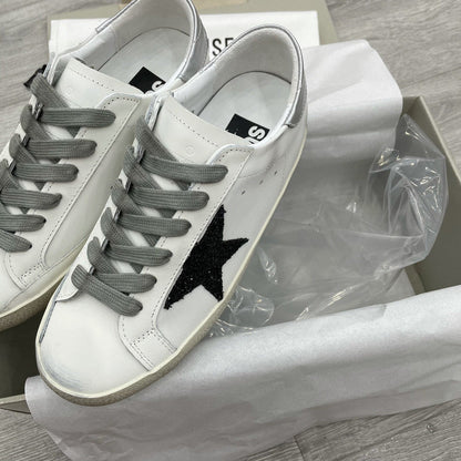 Tênis Couro Branco Solado Desgastado Estilo Vintage