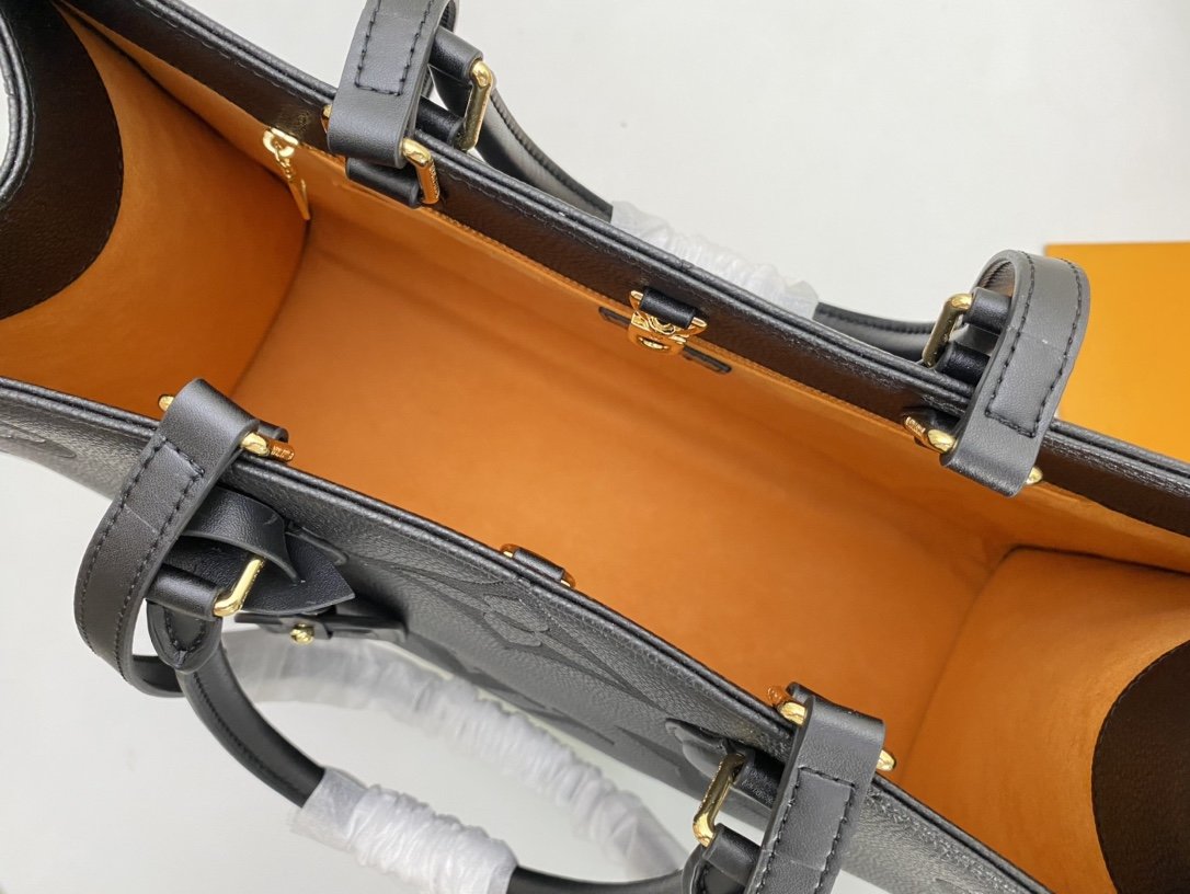 Bolsa Tote Couro Preto Padrão Monograma Geométrico GM