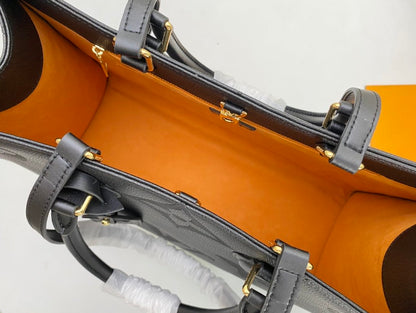 Bolsa Tote Couro Preto Padrão Monograma Geométrico GM