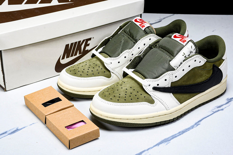 Tênis Cano Baixo Couro Tons de Olive com Detalhes Contrastantes