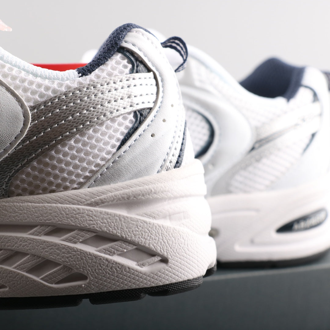 Tênis Runner Malha Branco Prata e Azul Marinho