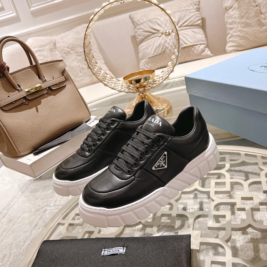 Tênis Couro Preto e Branco