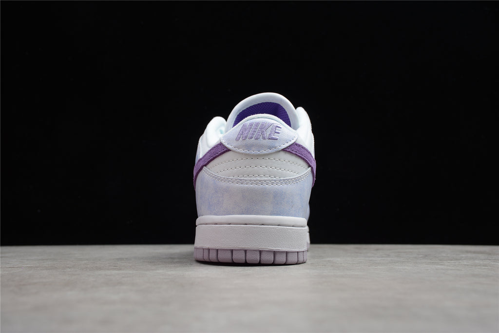 Tênis Cano Baixo Couro Roxo com Detalhes Contrastantes