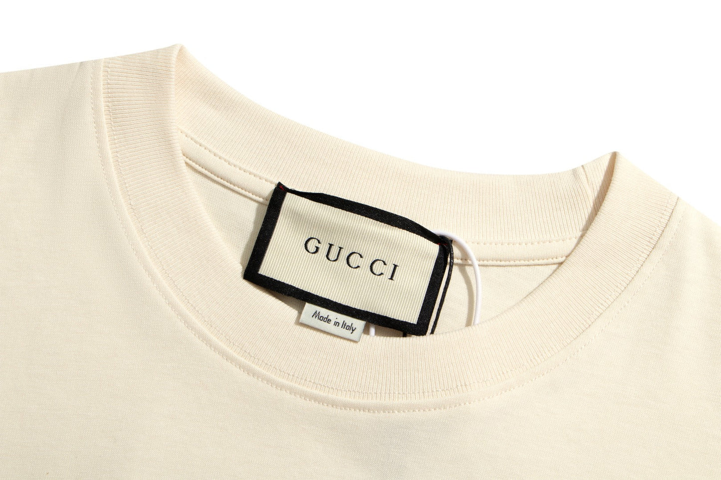 Camiseta Algodão Letras Entrelaçadas