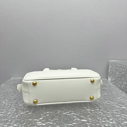 Bolsa Couro Estruturada Marrom Placa Frontal