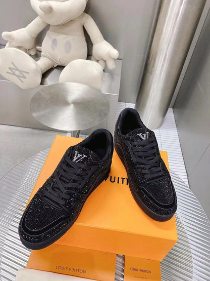 Tênis Couro Preto com Aplicação Cristal