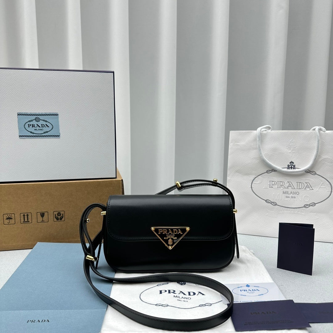 Bolsa Ombro Couro Estruturada Placa Triangular