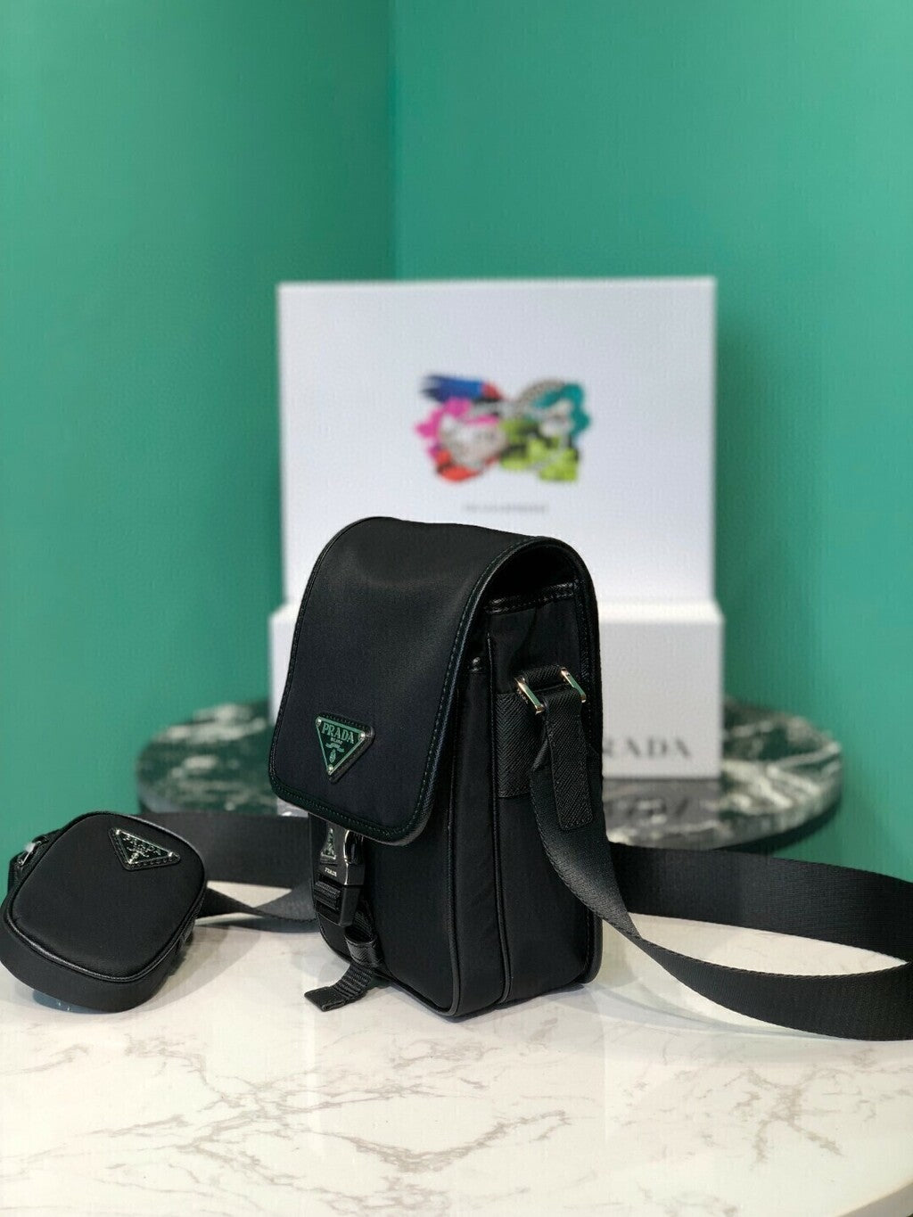 Bolsa Shoulder Nylon e Couro Estruturada Preta