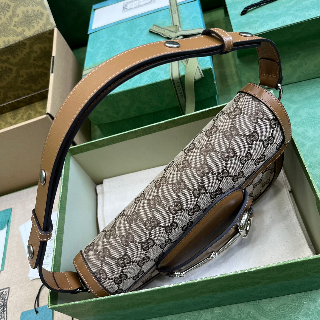 Bolsa Couro Marrom Fechamento Metálico Ferradura