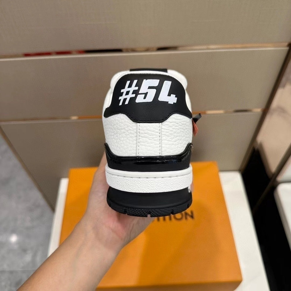 Tênis Couro Cano Baixo Branco com Detalhe Preto