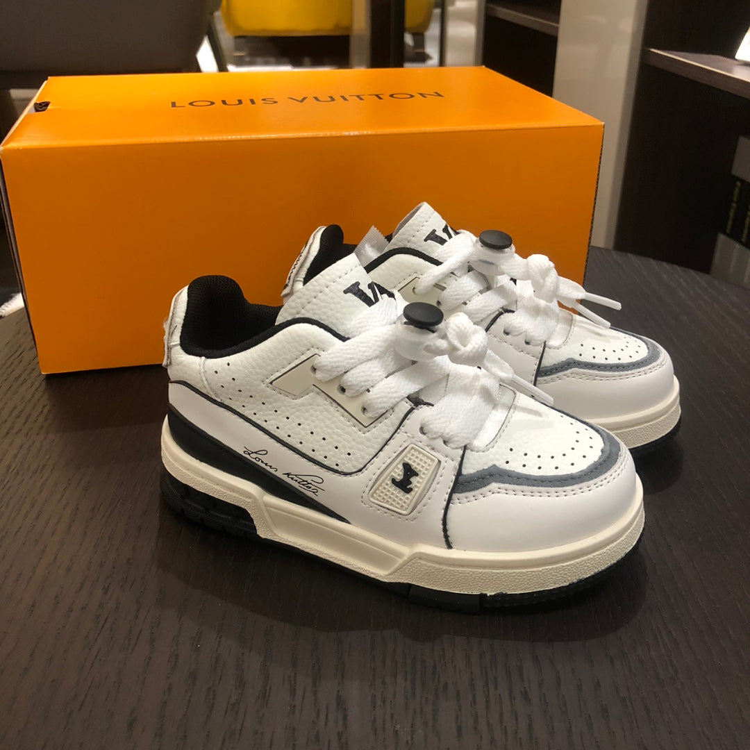 Tênis Infantil Couro Branco e Preto Detalhes Contrastantes