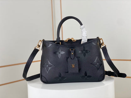 Bolsa Satchel Couro Estruturada Marrom Placa Triangular