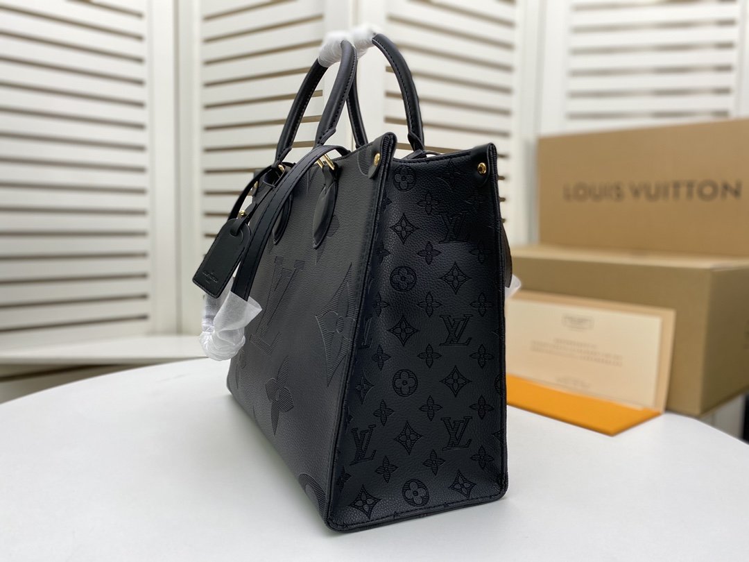 Bolsa Tote Couro Padrão Monograma Geométrico Marrom Tamanho Médio