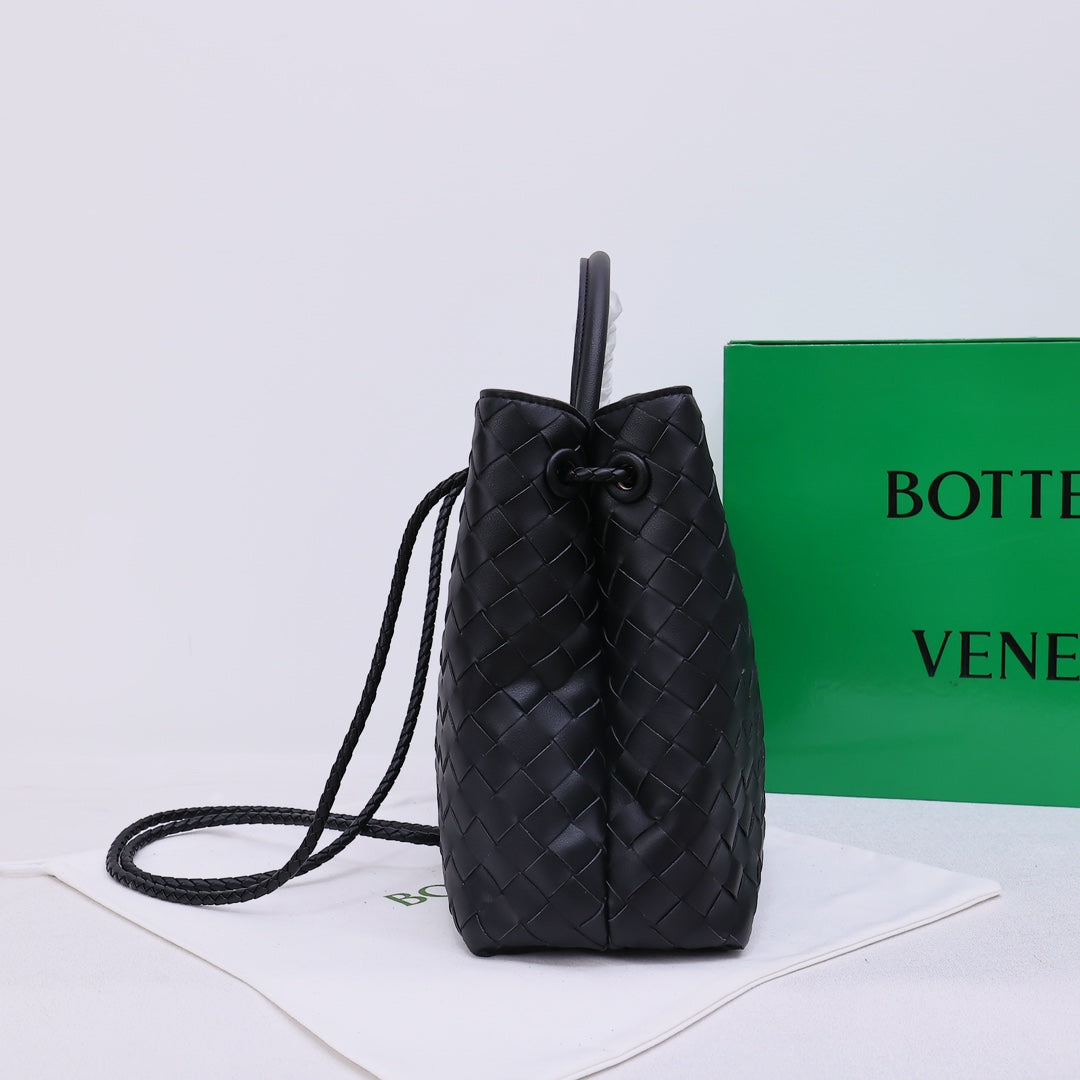 Bolsa Satchel Couro Entrelançado Preto Médio