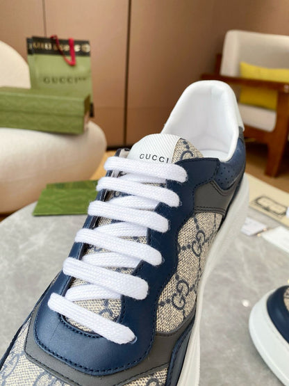 Tênis Couro Padrão Entrelaçado Azul e Branco