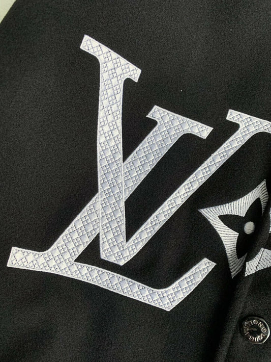 Jaqueta Louis Vuitton LV Lovers Varsity Preta