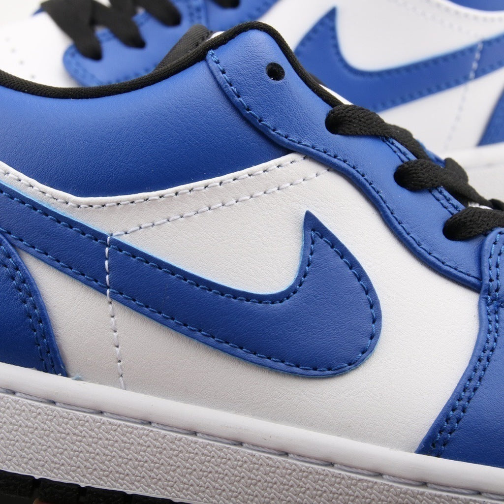 Tênis Cano Baixo Couro Azul Royal com Detalhes Preto e Branco