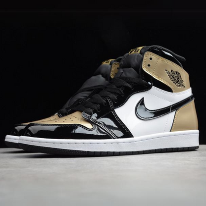 Tênis Cano Alto Basquete Couro Verniz Dourado Bico Contrastante