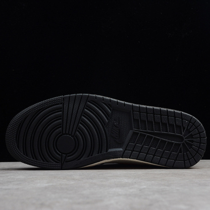 Tênis Cano Alto Basquete Couro Branco Preto Dourado