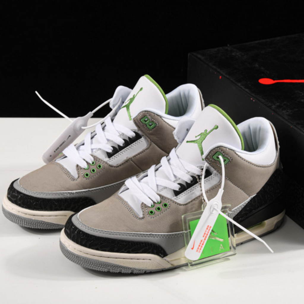 Tênis Cano Alto Basquete Couro Branco Detalhe Verde Neon