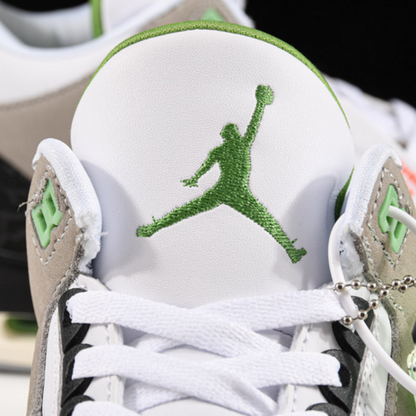 Tênis Cano Alto Basquete Couro Branco Detalhe Verde Neon