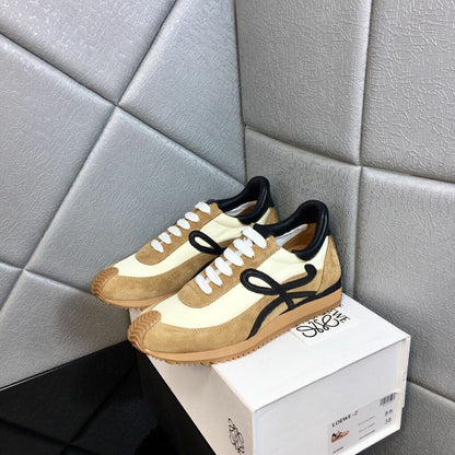 Tênis Runner Malha Gold Detalhe Preto