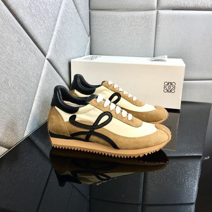 Tênis Runner Malha Gold Detalhe Preto