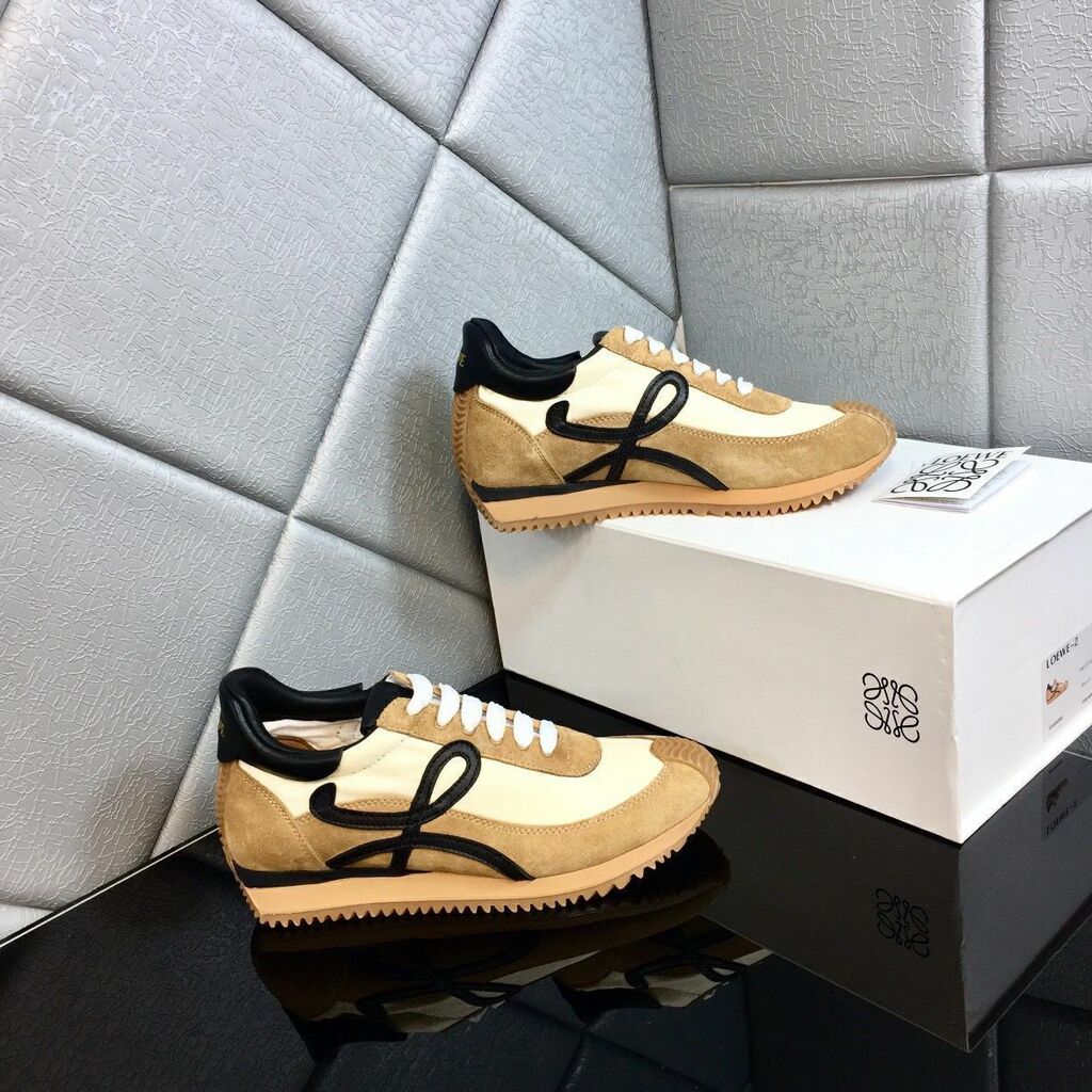 Tênis Runner Malha Gold Detalhe Preto
