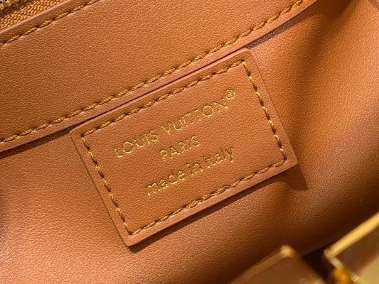 Etiqueta interna Louis Vuitton Paris Made in Italy