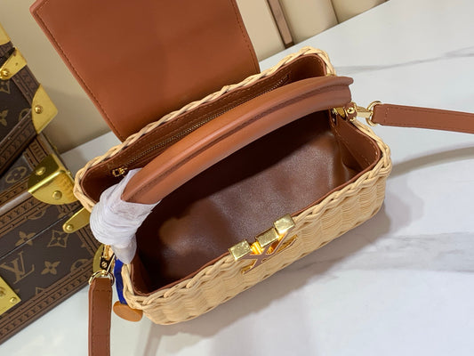 Bolsa Louis Vuitton Capucines Mini em rattan, vista interna