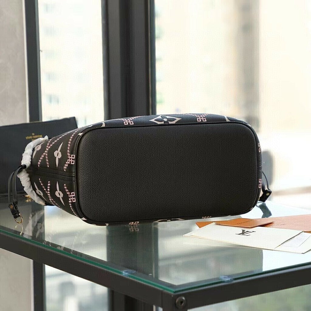 Bolsa Tote Couro Padrão Monograma Geométrico Preto 38cm