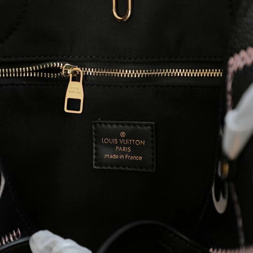 Bolsa Tote Couro Padrão Monograma Geométrico Preto 38cm