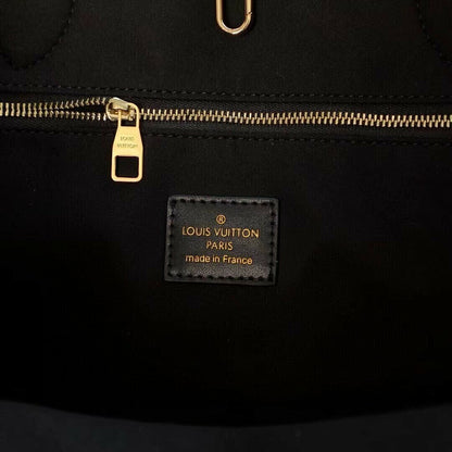 Bolsa Tote Couro Padrão Monograma Geométrico Creme e Preto MM