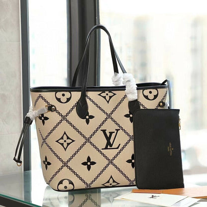 Bolsa Tote Couro Padrão Monograma Geométrico Creme e Preto MM