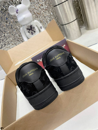 Tênis Couro Preto Cano Baixo Listra Lateral
