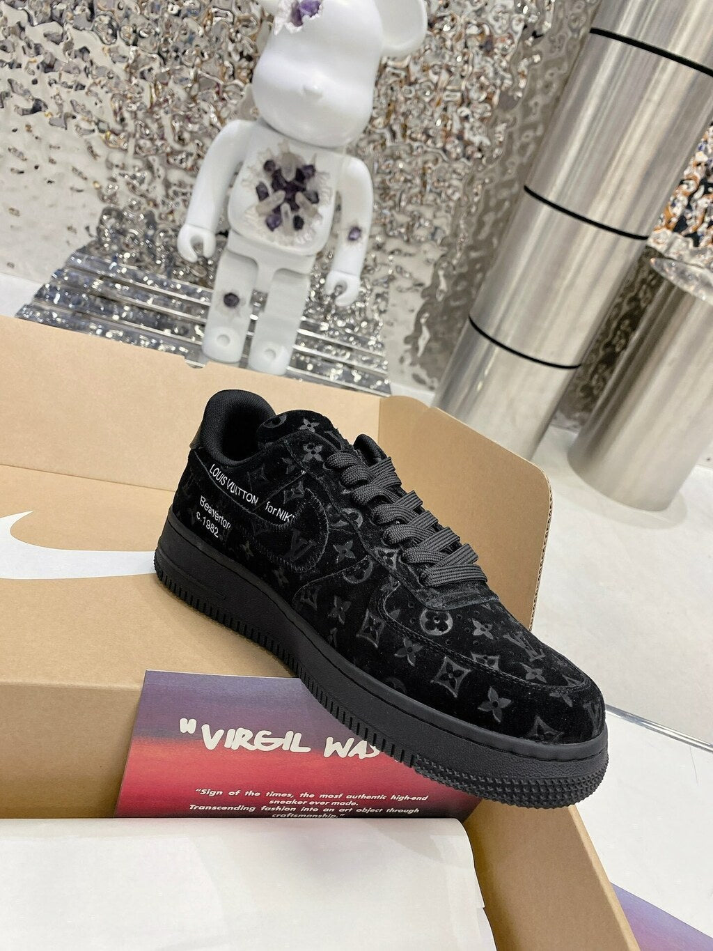 Tênis Couro Preto Cano Baixo Listra Lateral