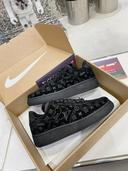 Tênis Couro Preto Cano Baixo Listra Lateral