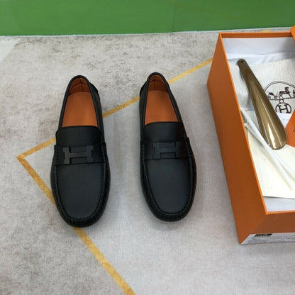 Mocassim Couro Tira Frontal Vazada