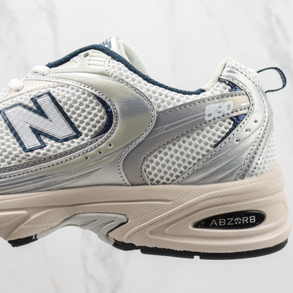 Tênis Runner Malha Branco Prata e Azul Marinho
