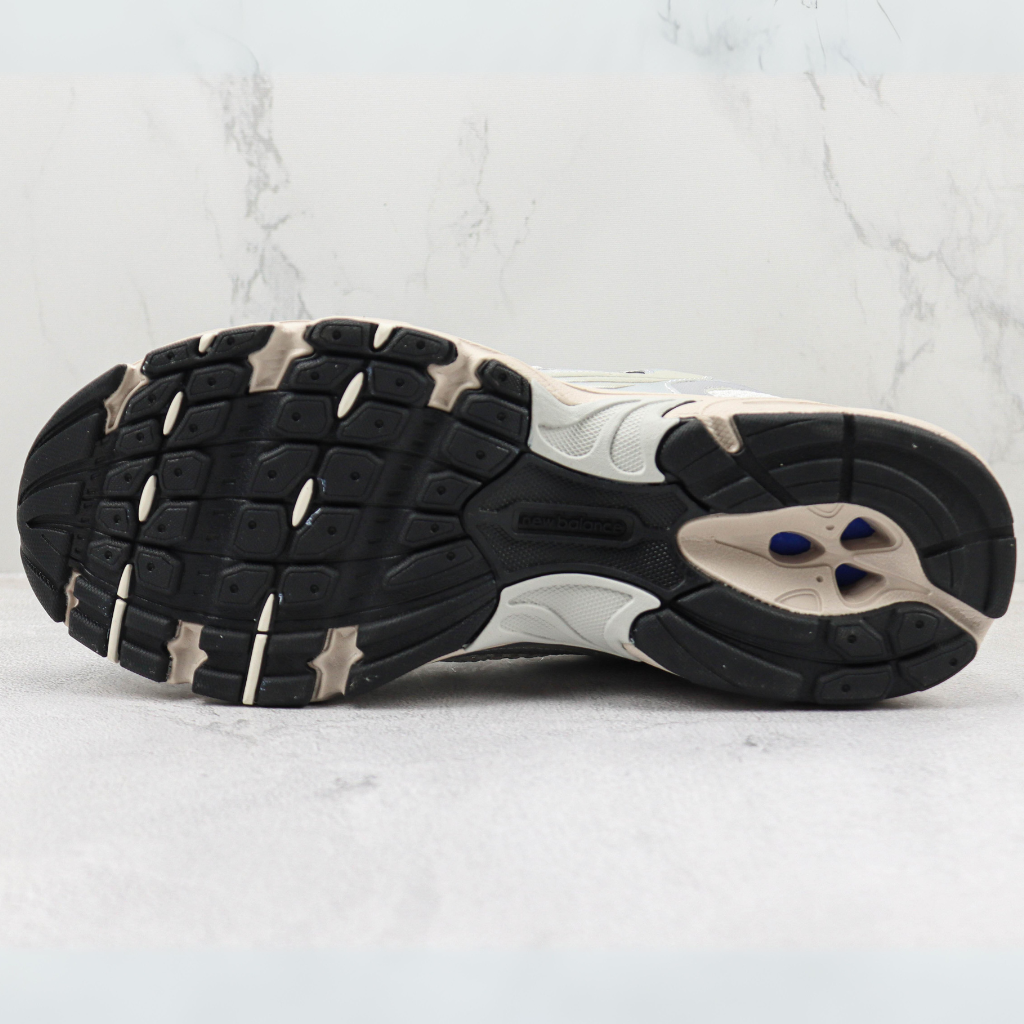 Tênis Runner Malha Branco Prata e Azul Marinho