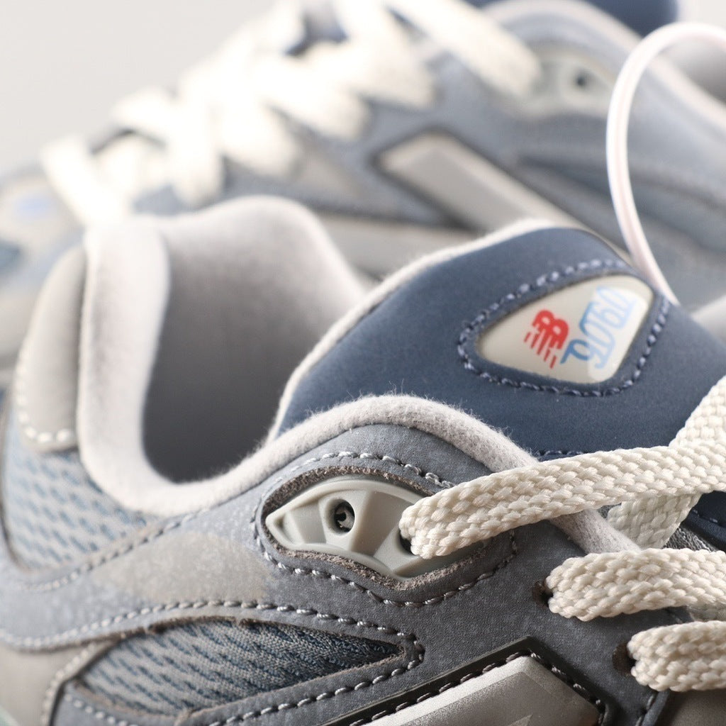Tênis Runner Malha Cinza Claro Detalhes Contrastantes