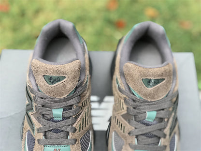 Tênis Runner Malha Bege e Verde Detalhe Colorido