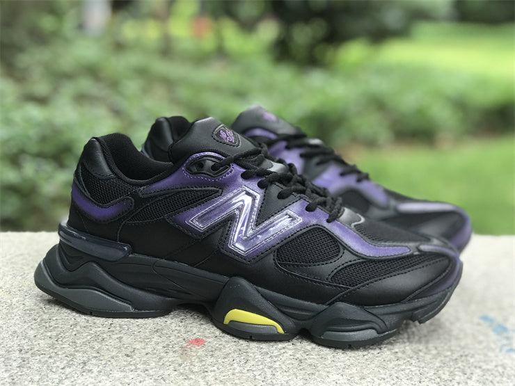 Tênis Runner Mesh Preto com Detalhe Cinza